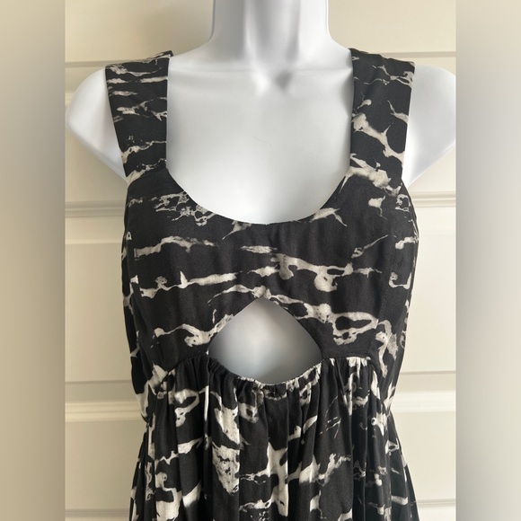 OM + NADIS Cut Out Hi-Low Boutique Maxi NWT - Picture 2 of 5